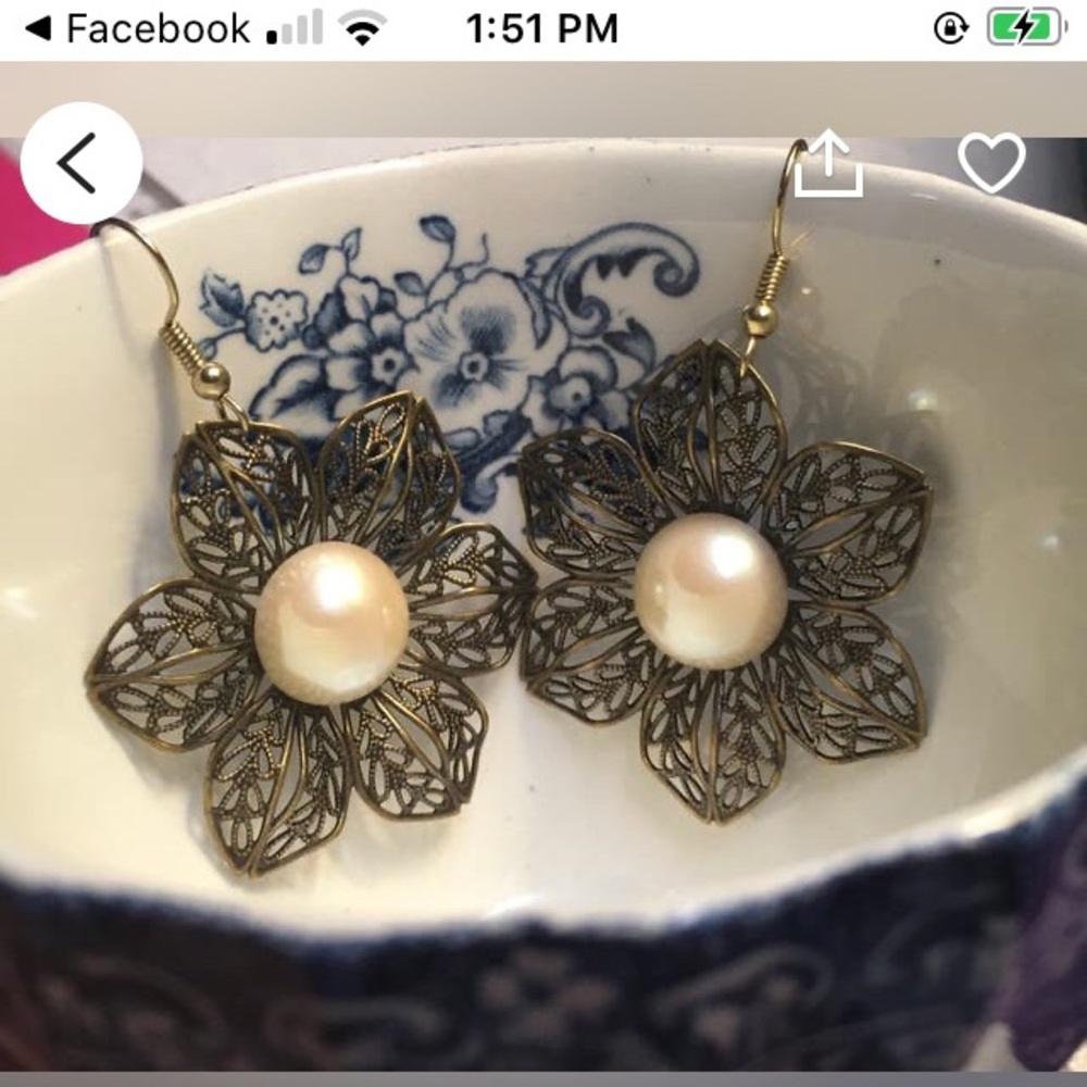 One of a kind Pearly Flower Drop Dangle Earrings